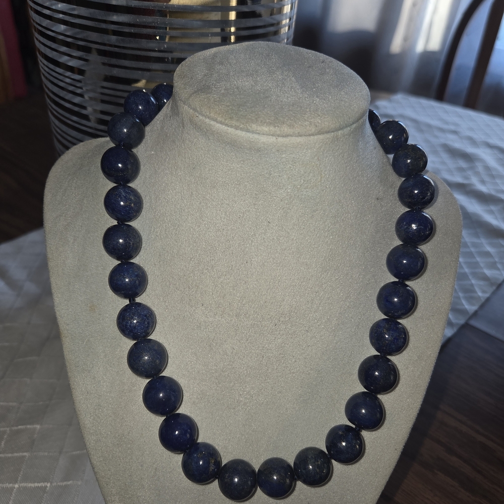 Elegant Blue Lapis Lazuli Beaded Necklace